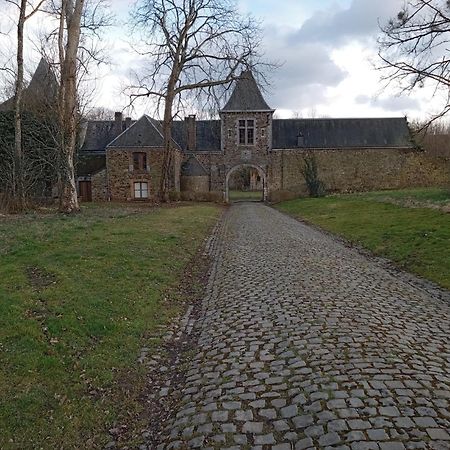 Le Vieux Noyer Panzió Nassogne Kültér fotó