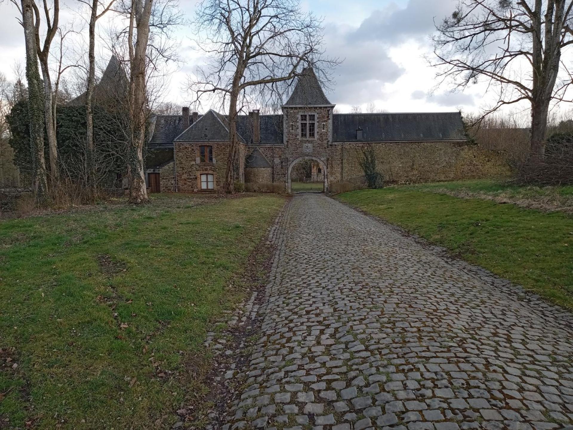 Le Vieux Noyer Panzió Nassogne Kültér fotó